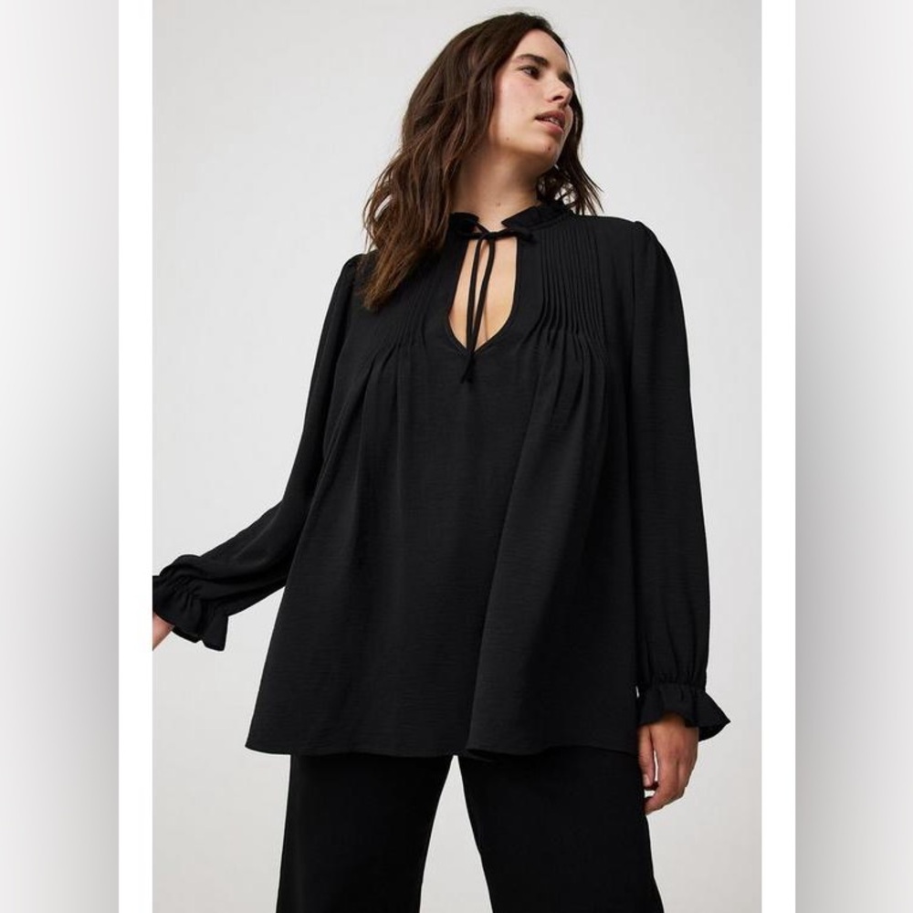 Torrid Black Pleated Tie Neck Blouse Long Sleeve Size L Flowy Top